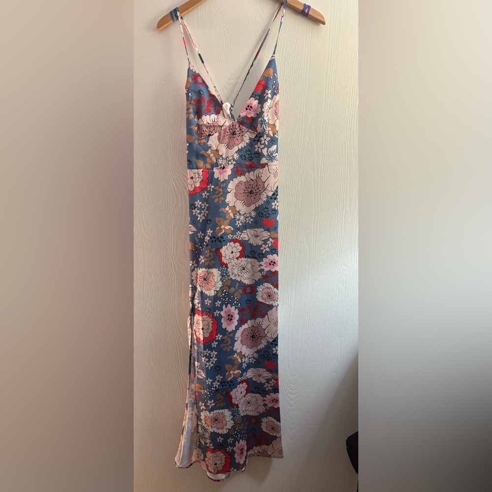 Floral maxi dress with thigh slit size medium.